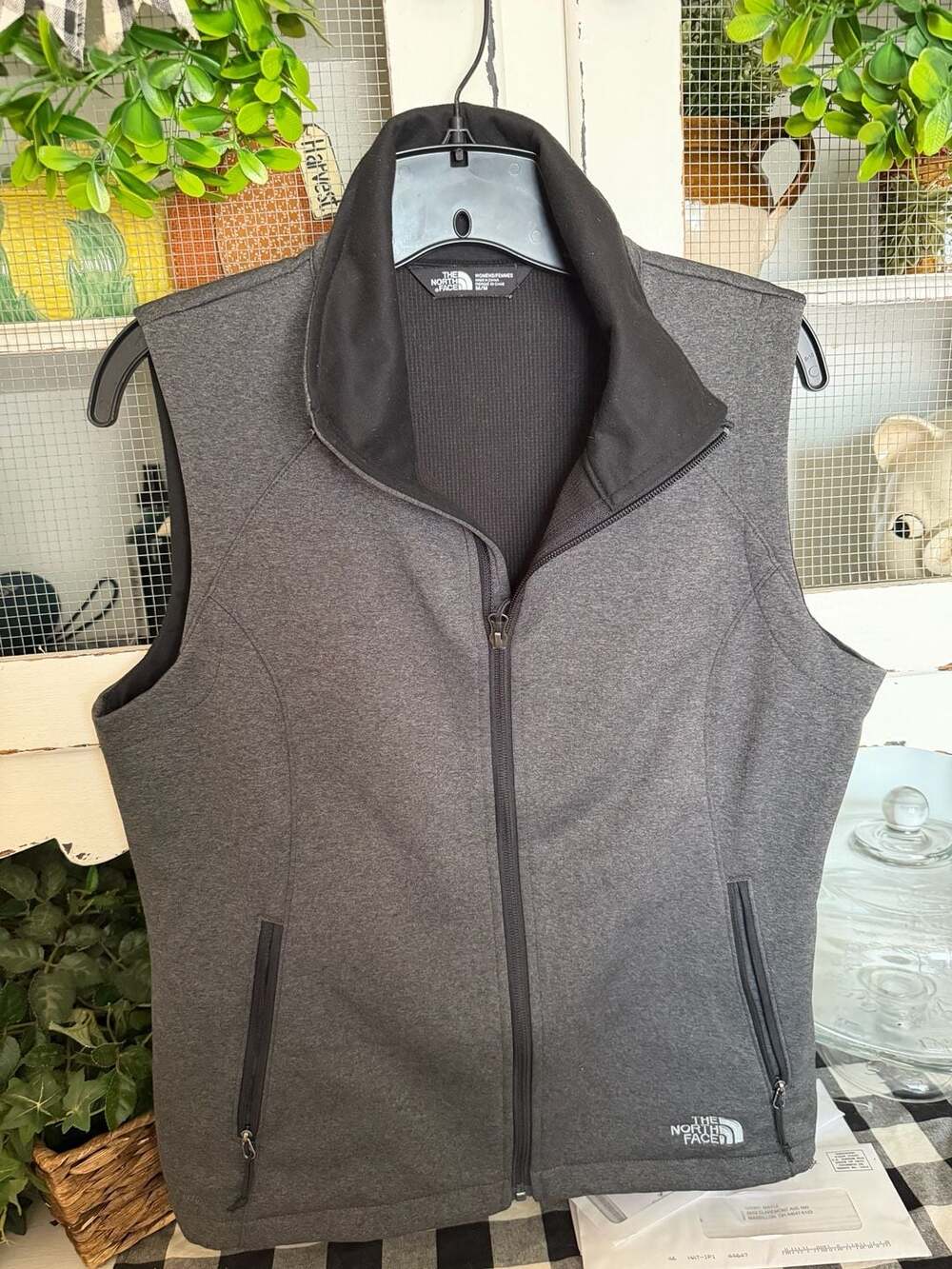 The North Face Ridgewall Soft Shell Vest Size M Charcoal Heather
